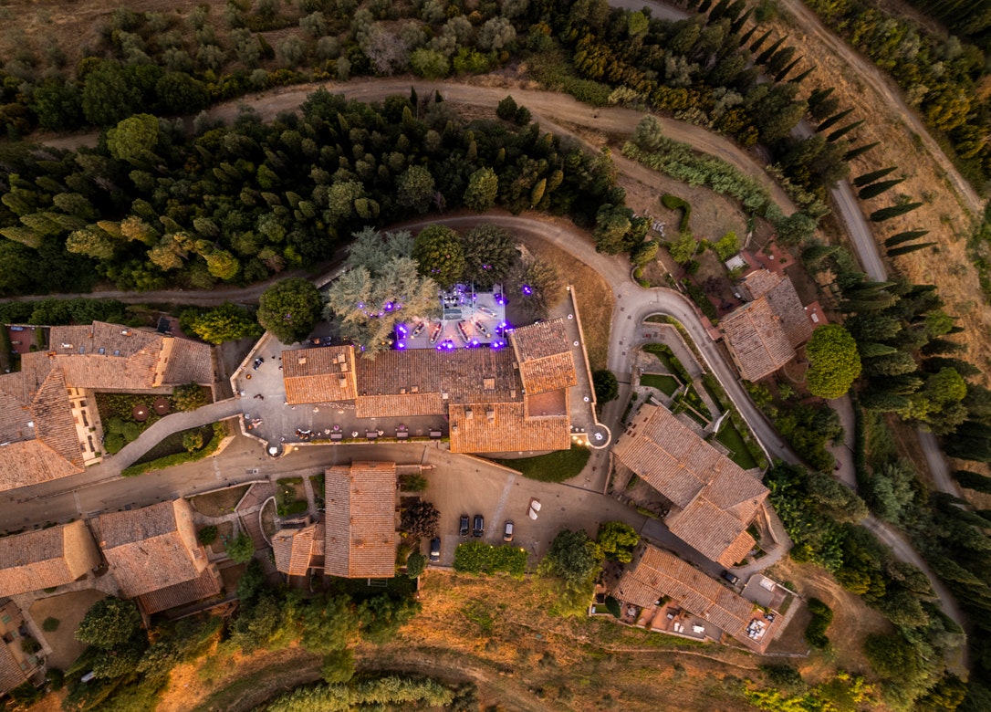 Weddings and intimate events in the Tuscan hills